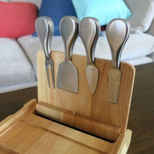 Patriots Theme Cheese Cutting Board & Tool Set